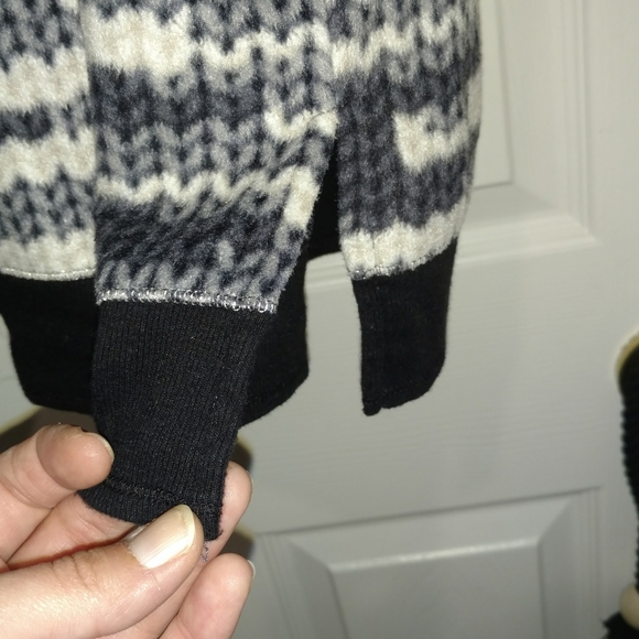 Vera Wang Pullover Sweater - Picture 8 of 8